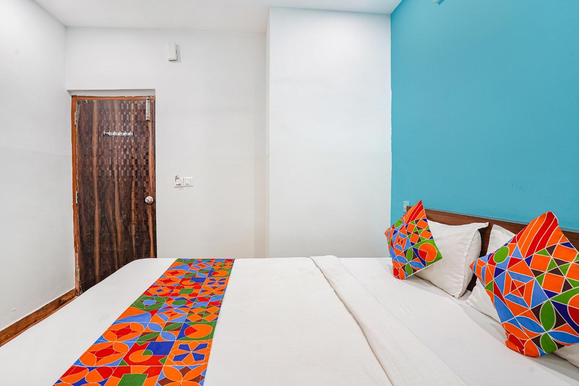 Fabhotel Rlv Green Palace - Nr Kengeri Satellite Town 班加罗尔 外观 照片
