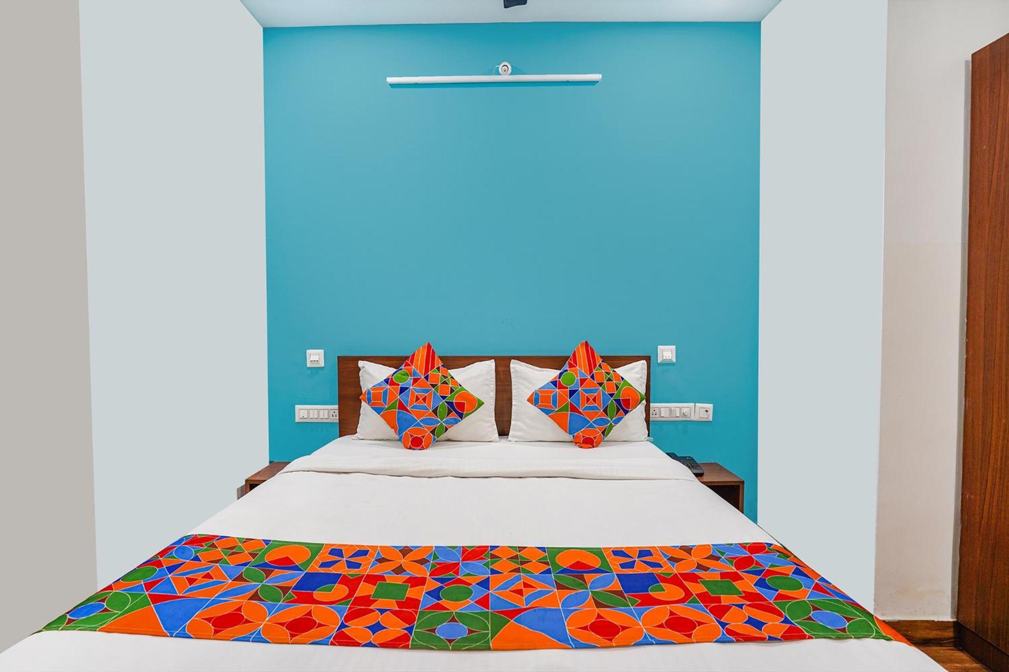 Fabhotel Rlv Green Palace - Nr Kengeri Satellite Town 班加罗尔 外观 照片