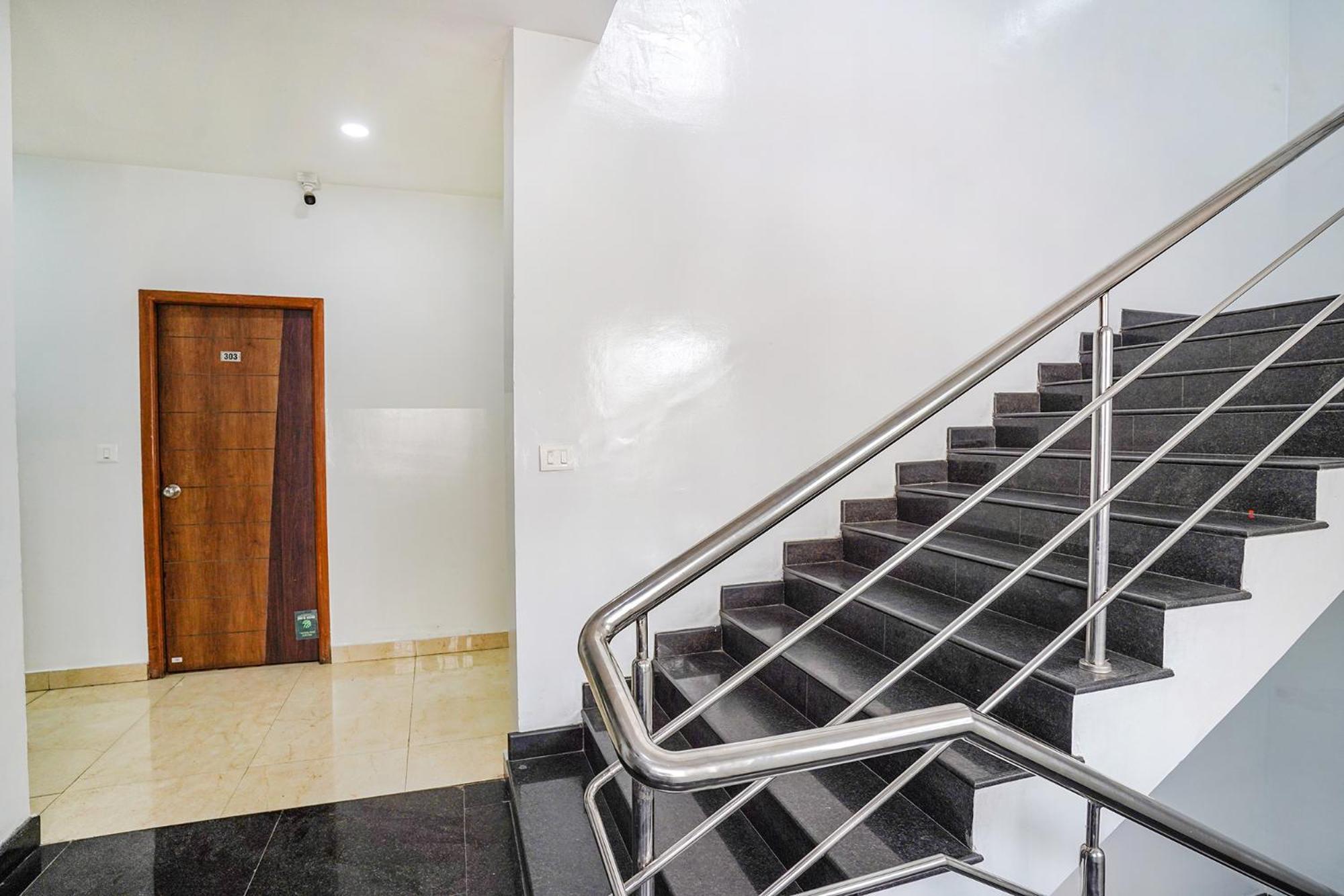 Fabhotel Rlv Green Palace - Nr Kengeri Satellite Town 班加罗尔 外观 照片