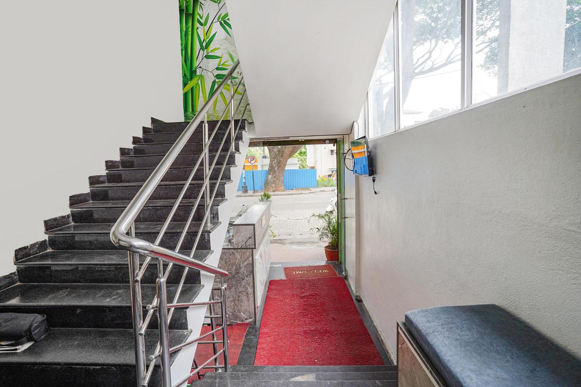 Fabhotel Rlv Green Palace - Nr Kengeri Satellite Town 班加罗尔 外观 照片