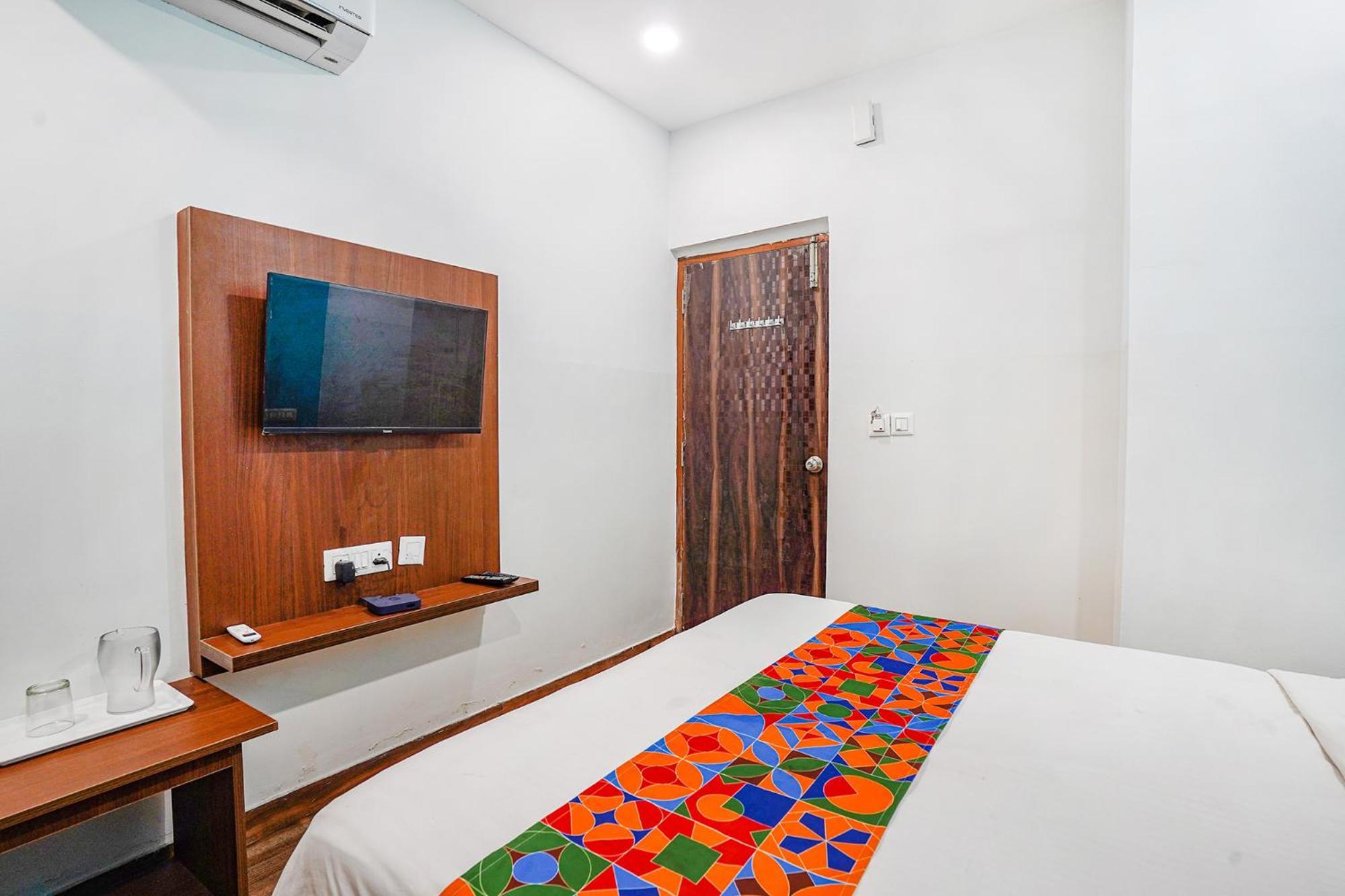 Fabhotel Rlv Green Palace - Nr Kengeri Satellite Town 班加罗尔 外观 照片
