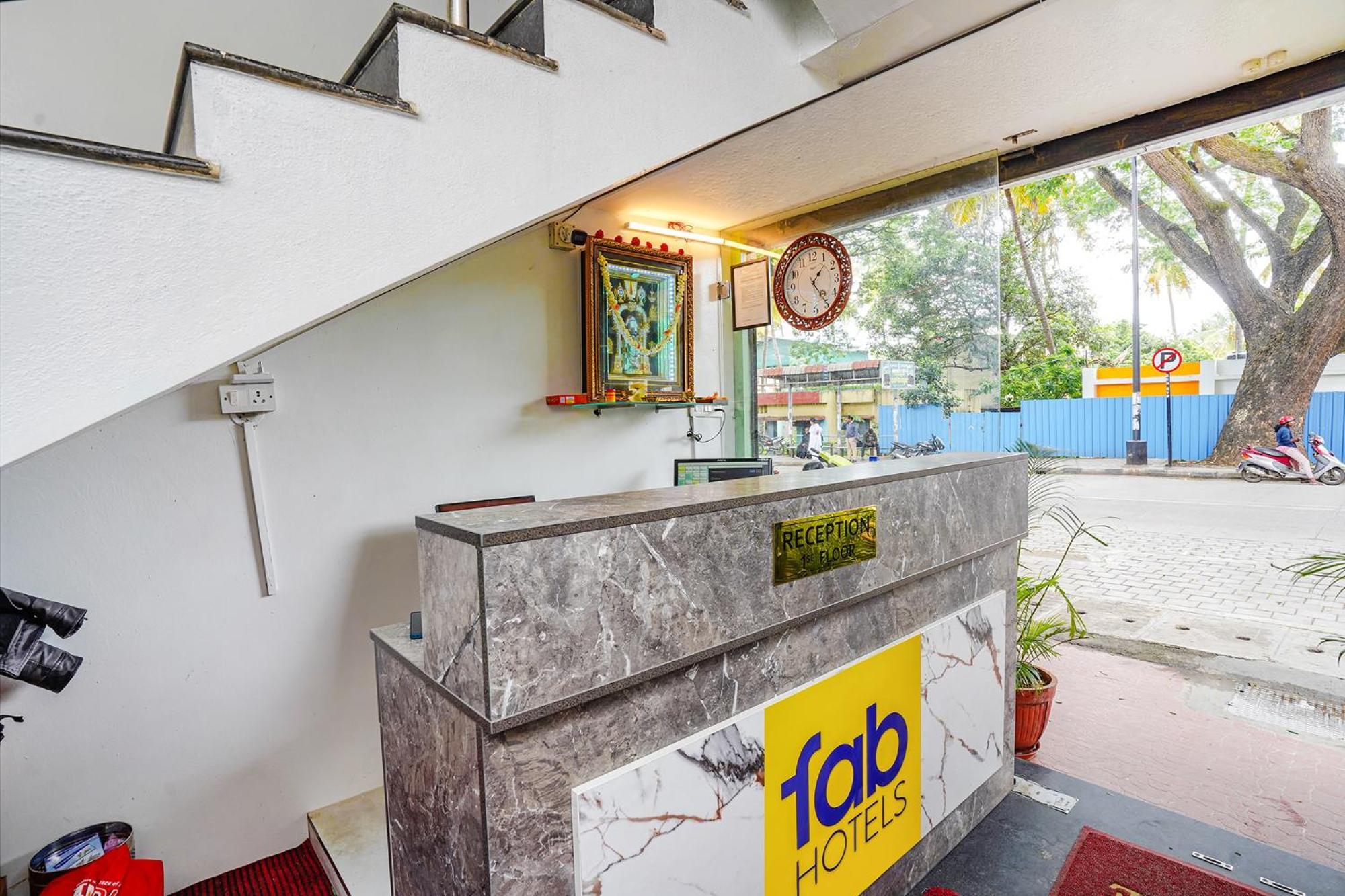 Fabhotel Rlv Green Palace - Nr Kengeri Satellite Town 班加罗尔 外观 照片
