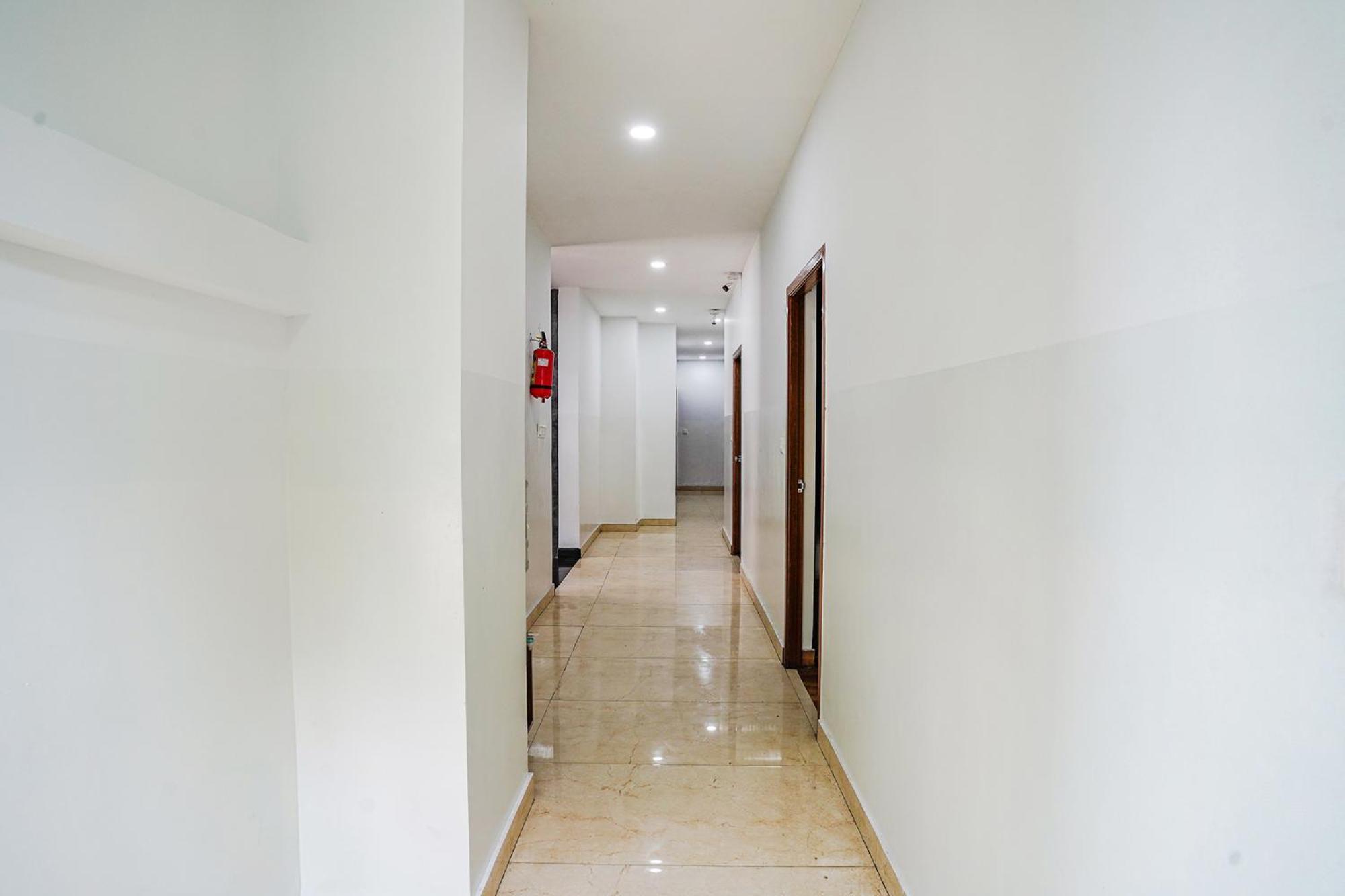 Fabhotel Rlv Green Palace - Nr Kengeri Satellite Town 班加罗尔 外观 照片